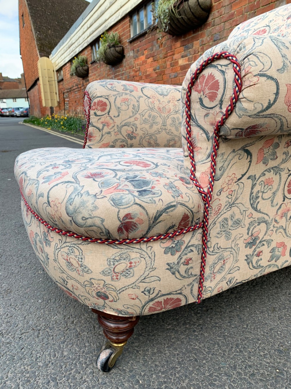 Deep seated armchair  View IV