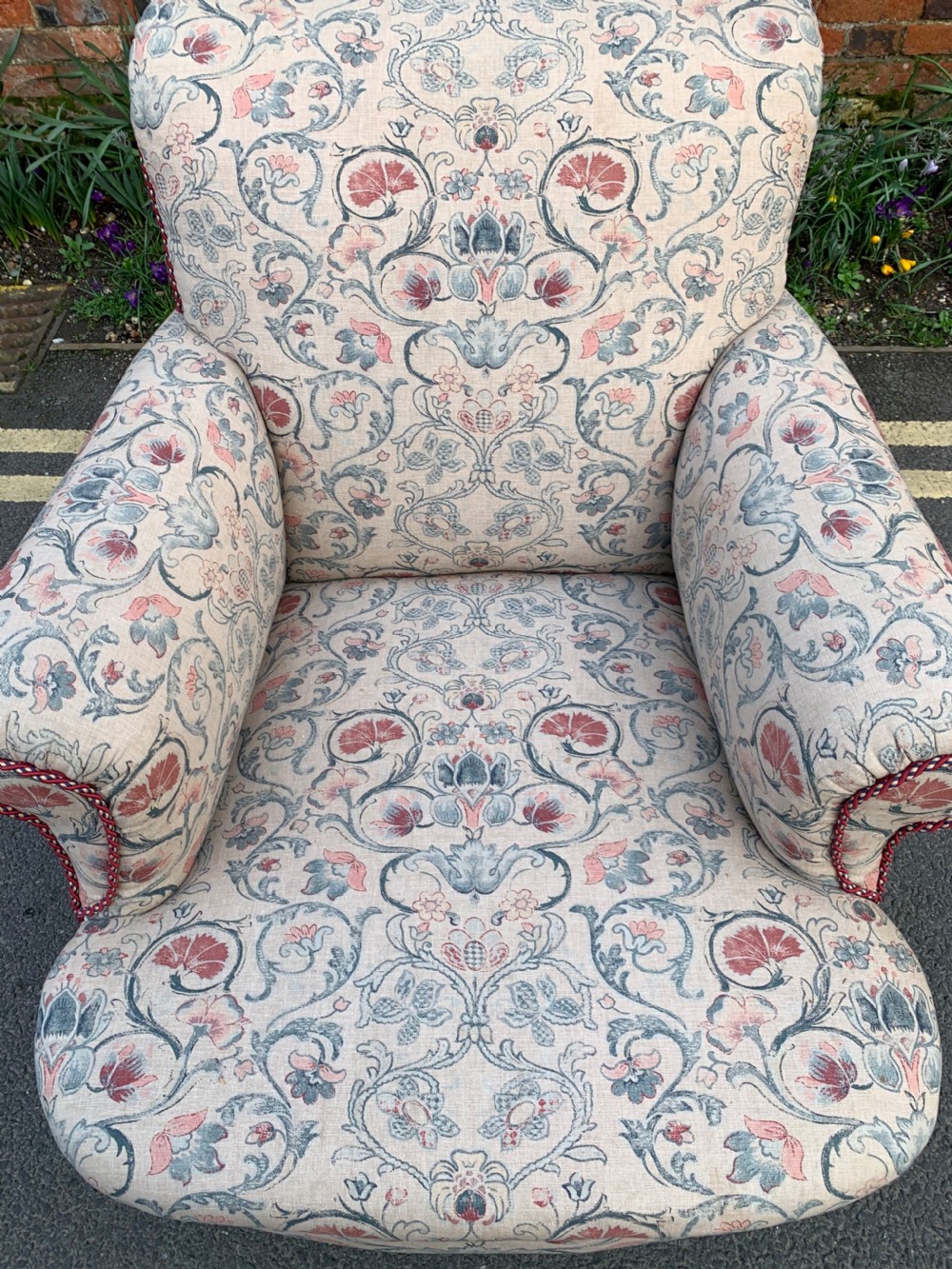 Deep seated armchair  View V