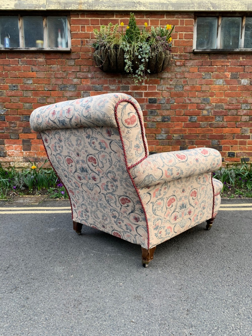 Deep seated armchair  View VII