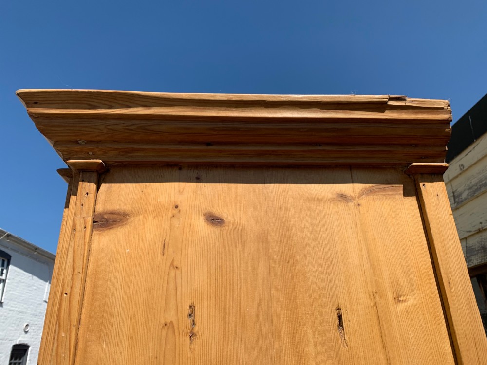 Glazed pine dresser View III