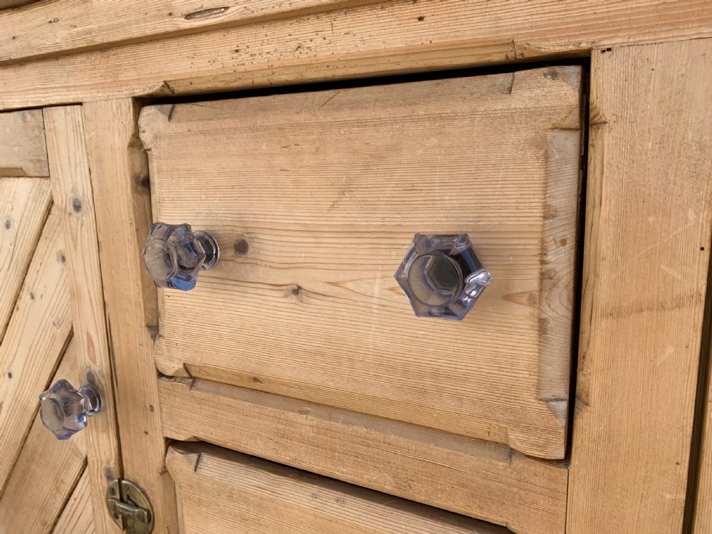 Glazed pine dresser View VIII