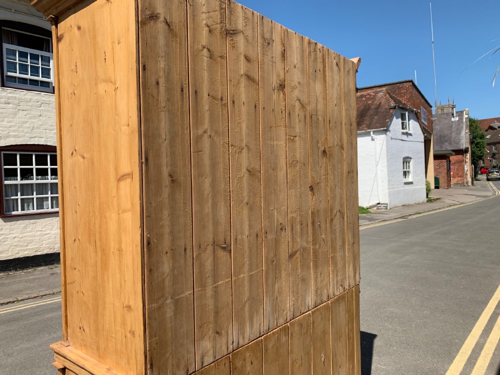 Glazed pine dresser View X