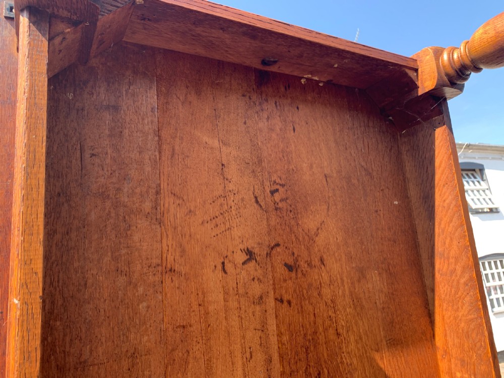 Large oak table View VIII