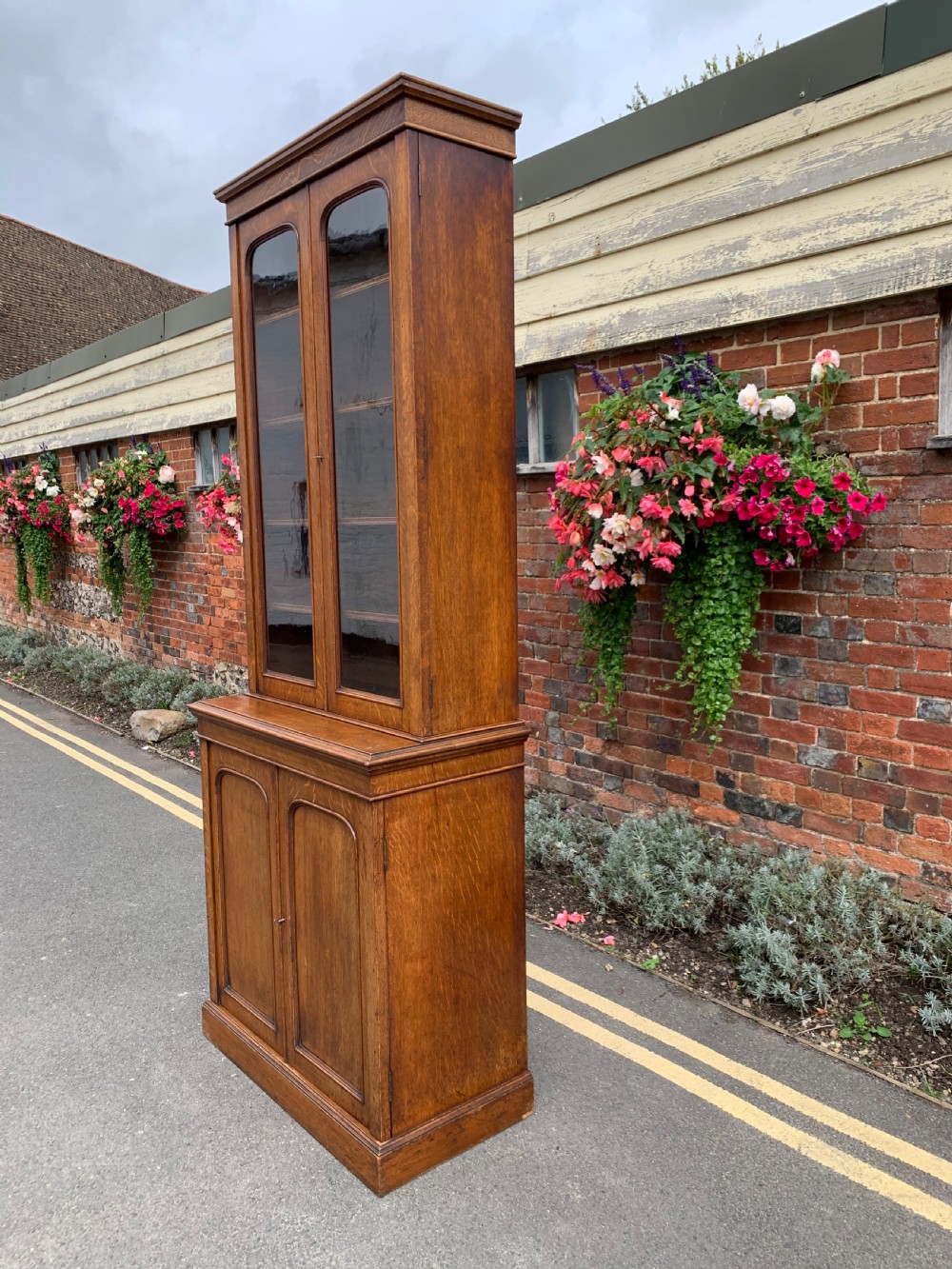 Nineteenth century oak bookcase  View II