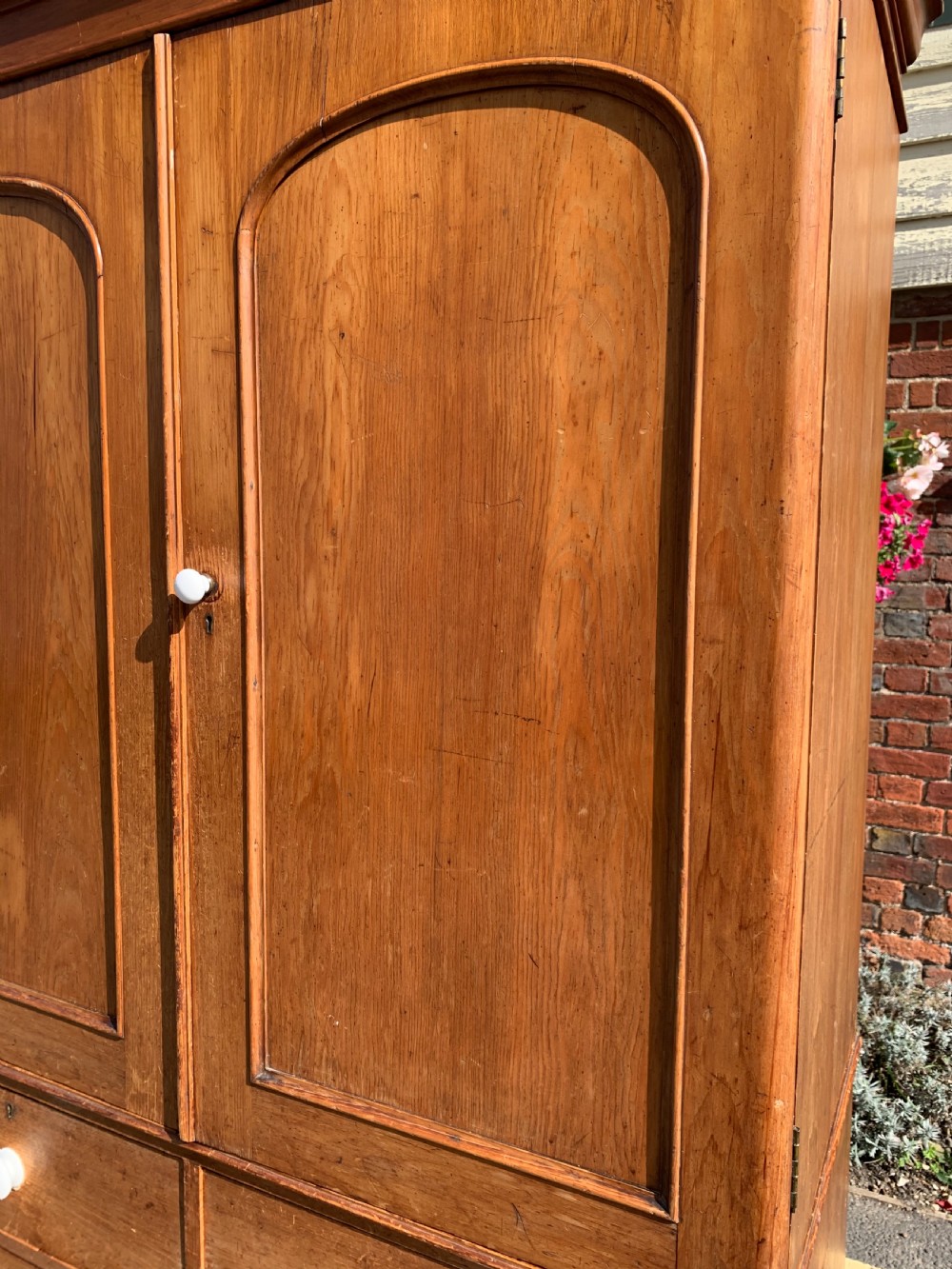 Victorian Pine linen press  View XI