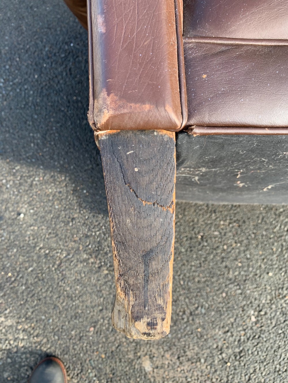 Leather chesterfield sofa  View VII