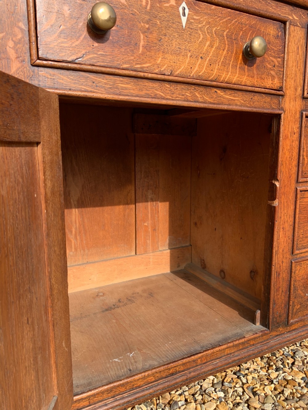 Nineteenth century oak Welsh dresser  View X