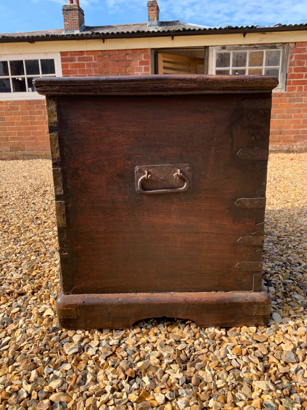 Nineteenth century Zanzibar trunk View VI