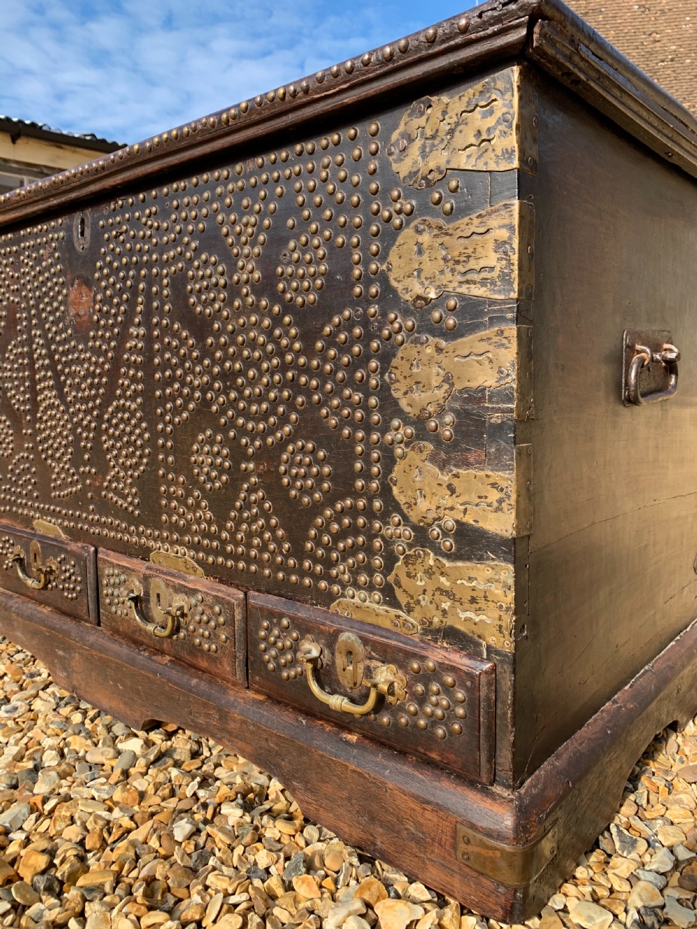 Nineteenth century Zanzibar trunk View IX