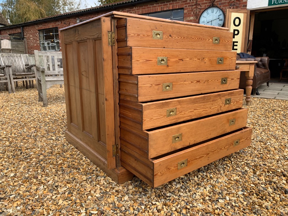 Pitch pine plan chest