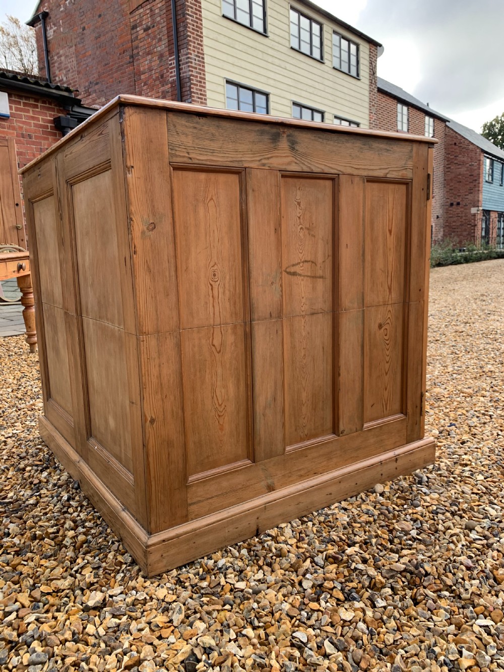 Pitch pine plan chest View II