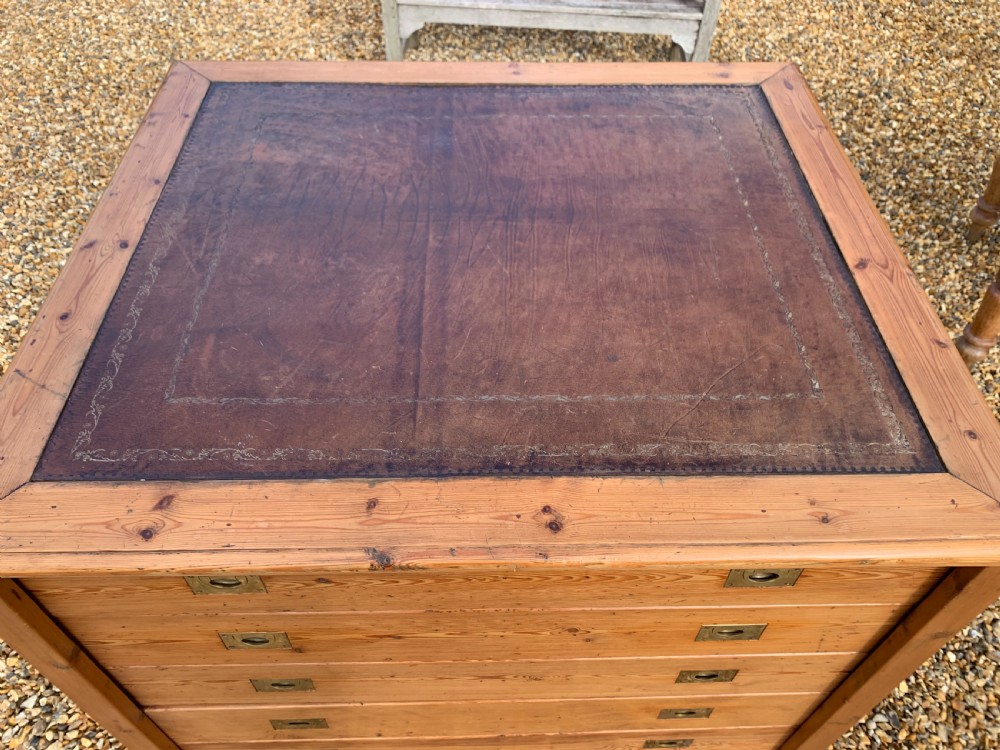 Pitch pine plan chest View VII