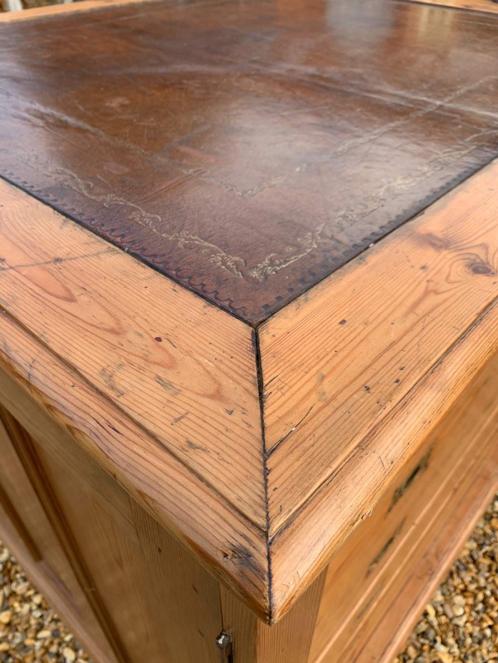 Pitch pine plan chest View IX