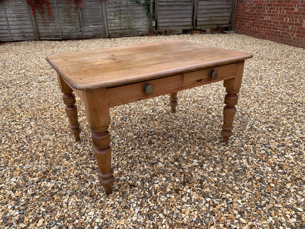 Late Victorian pine table 