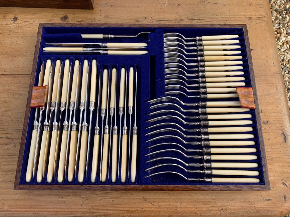 Army and Navy cutlery box View IV