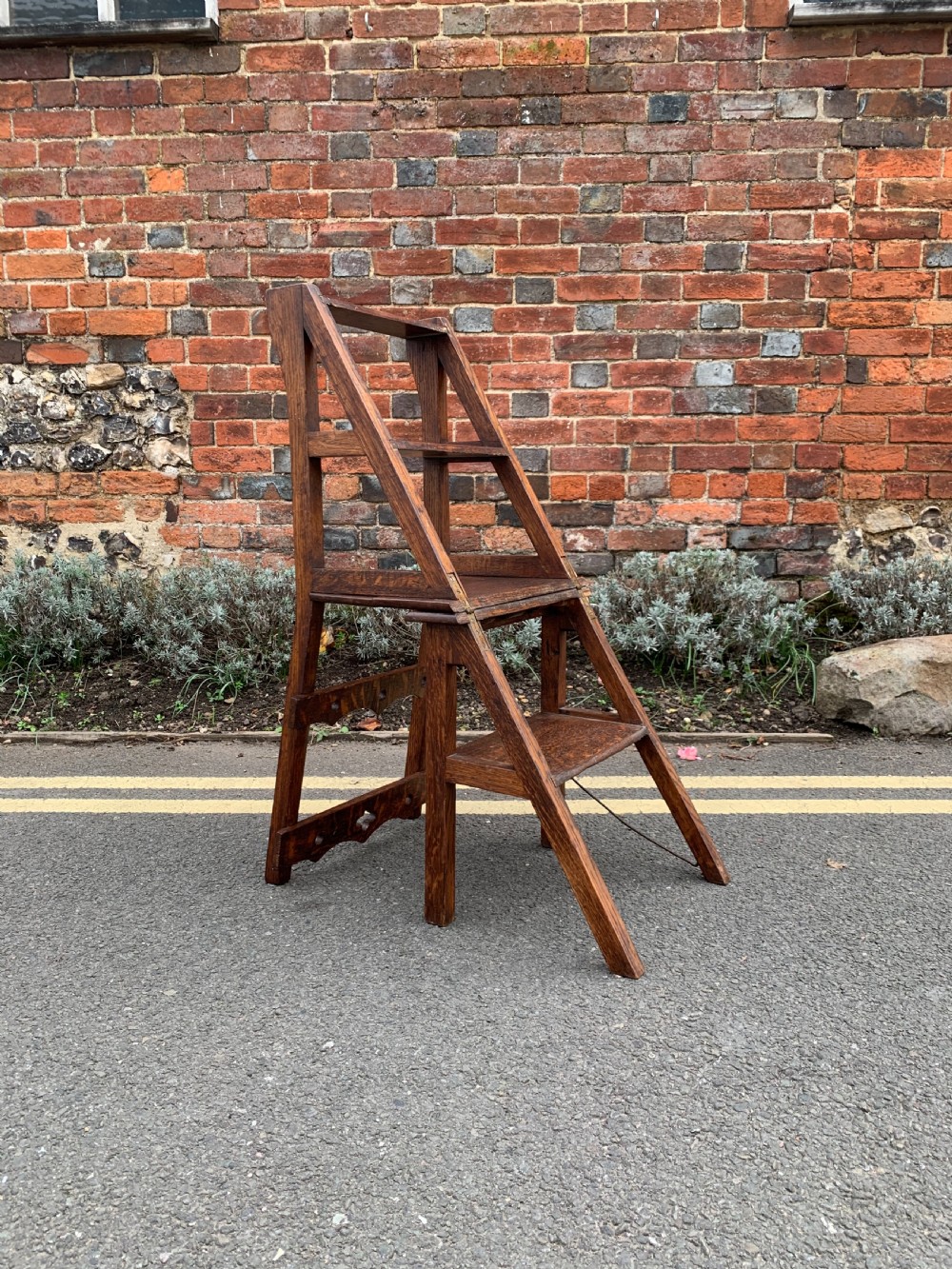 Oak metamorphic steps