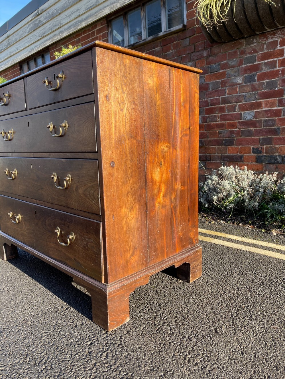 Georgian Elm chest of drawers  View II