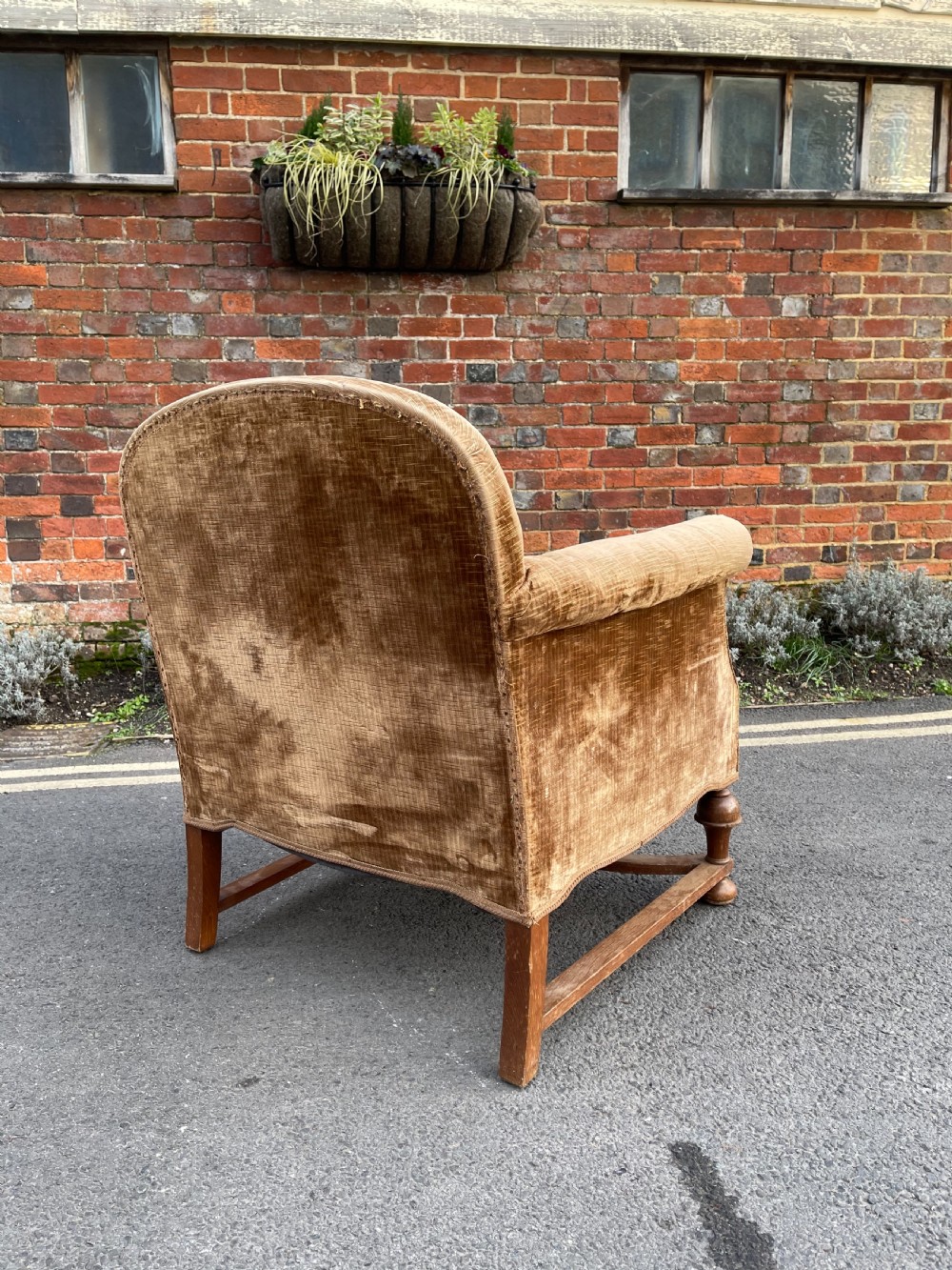 Oak framed armchair  View IV