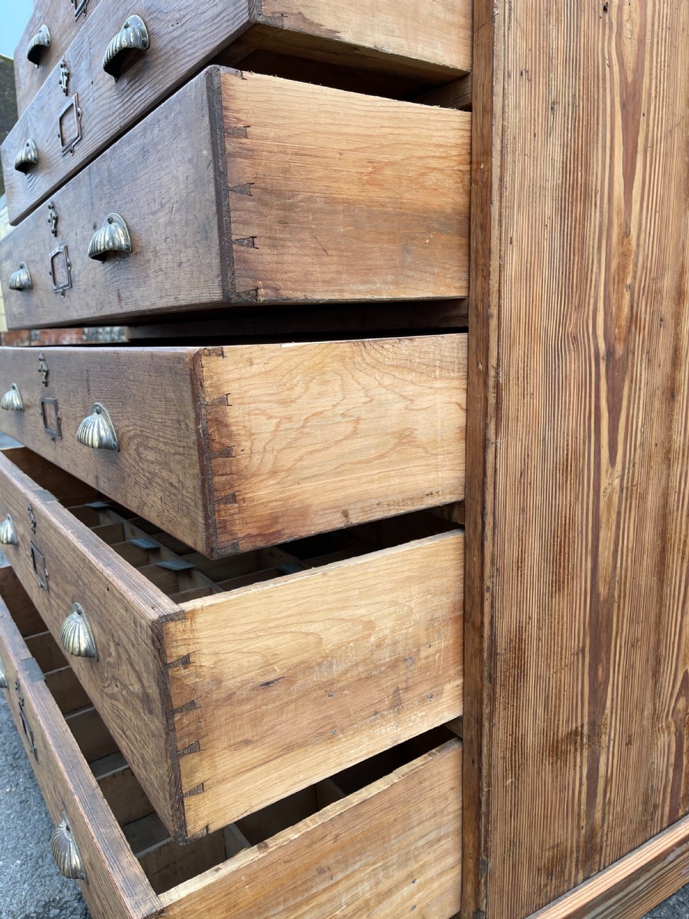 Tall pitch pine chest  View VIII