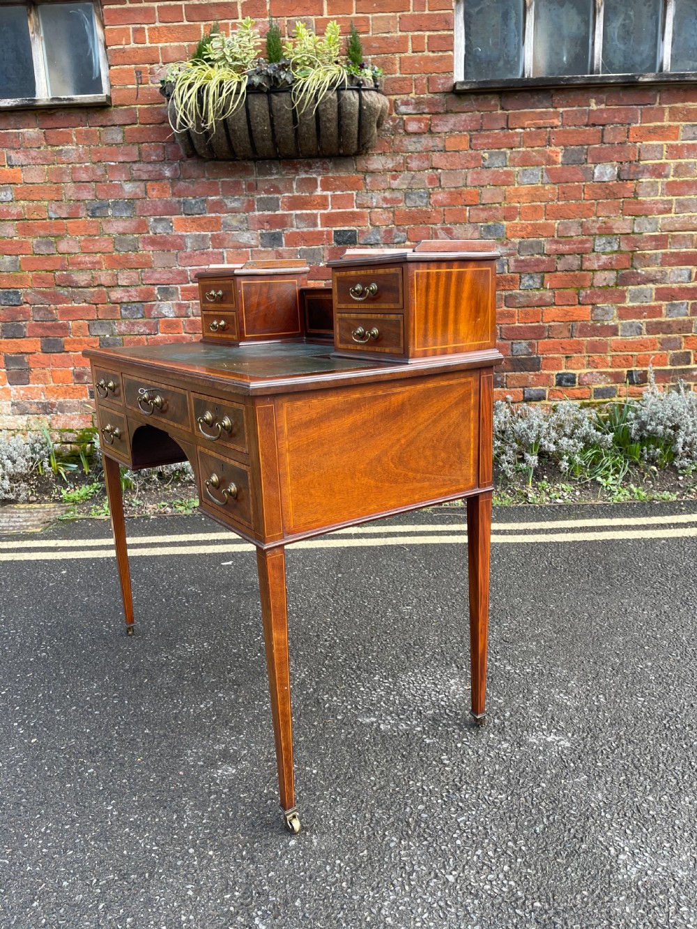 Edwardian inlaid mahogany desk  View VII