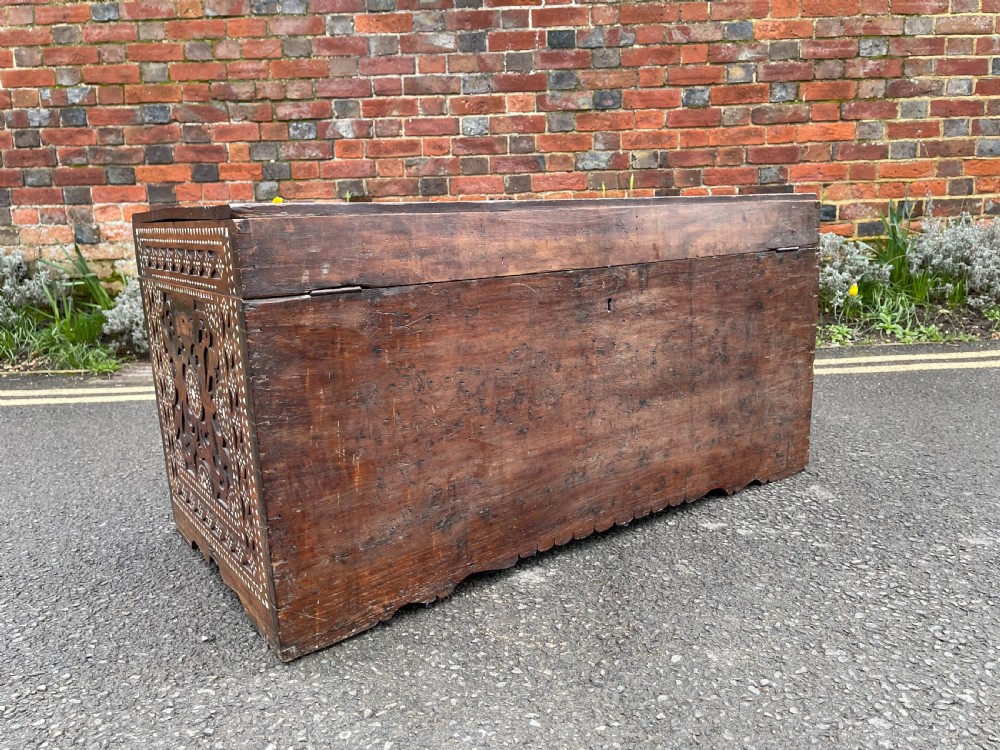 Syrian inlaid trunk View V