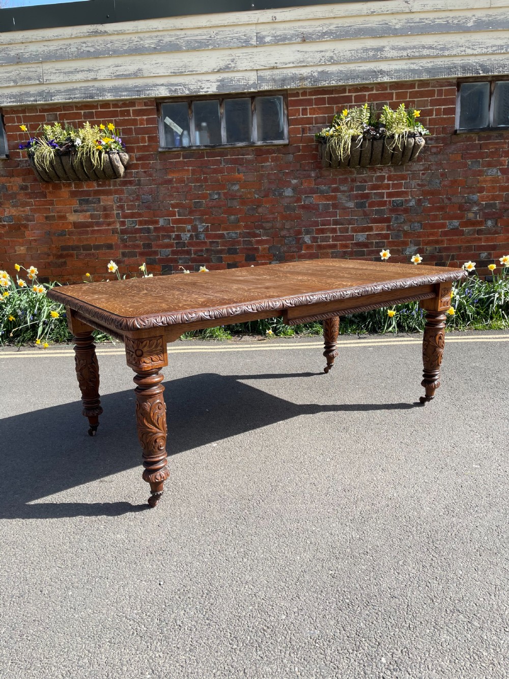 Victorian oak extending dining table 