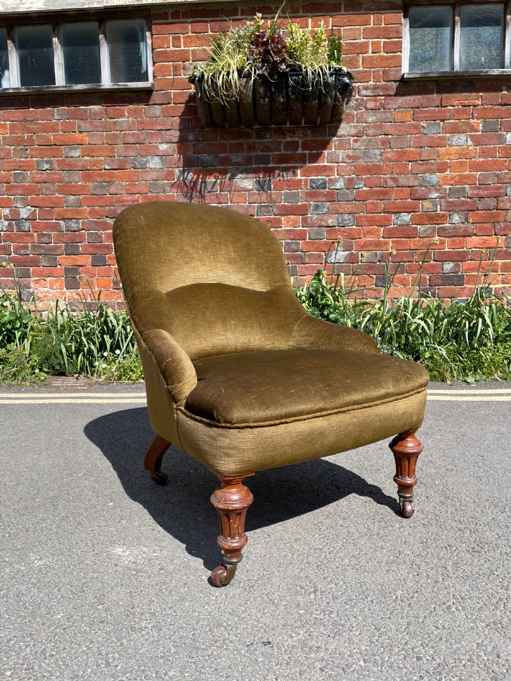 Victorian walnut chair 