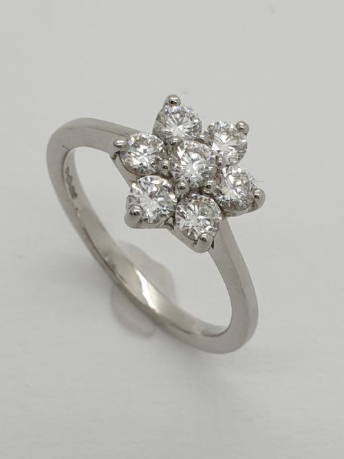 18ct Classic Cluster