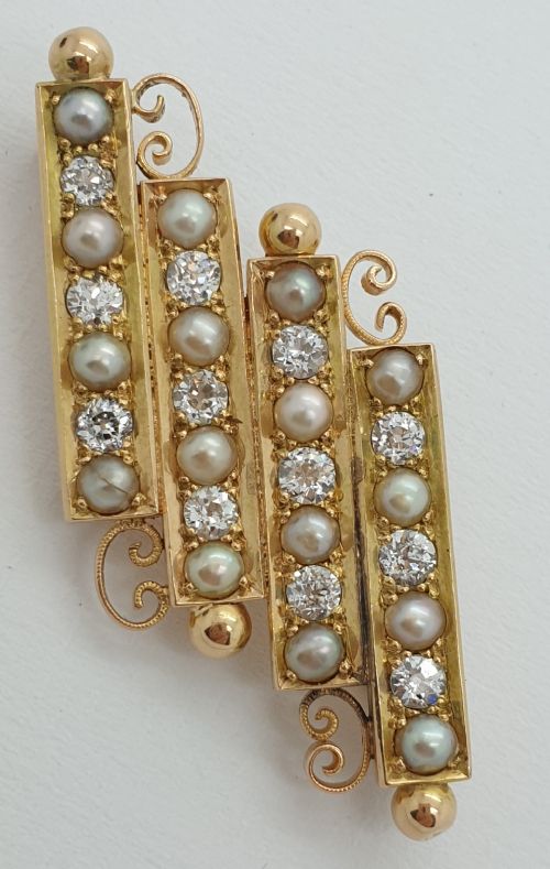 18ct Diamond Pearl Brooch