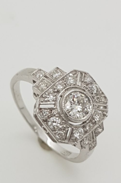 Art Deco 18ct Diamond Ring