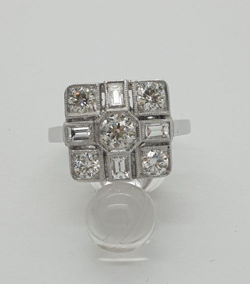 18ct Wg Square Cluster