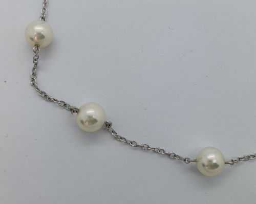 18CT WHITE GOLD AND AKOYA PEARLS - ADDITIONAL PHOTO 2