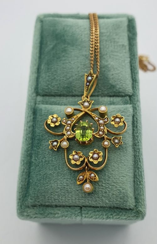 15ct Yg Edwardian Peridot Pearl Pendant