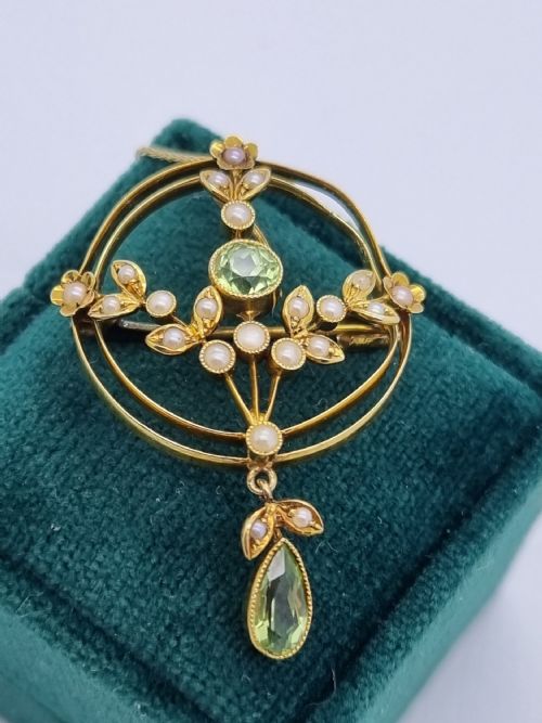 Peridot Seed Pearl Edwardian Pendant