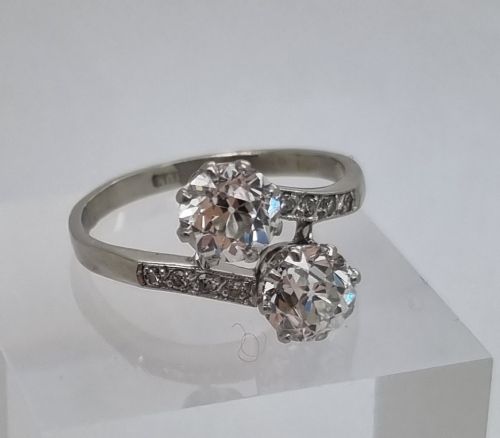 ART DECO DIAMOND TWIST IN PLATINUM - ADDITIONAL PHOTO 3