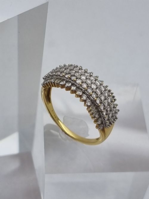 18ct Yg Diamond Dress Ring