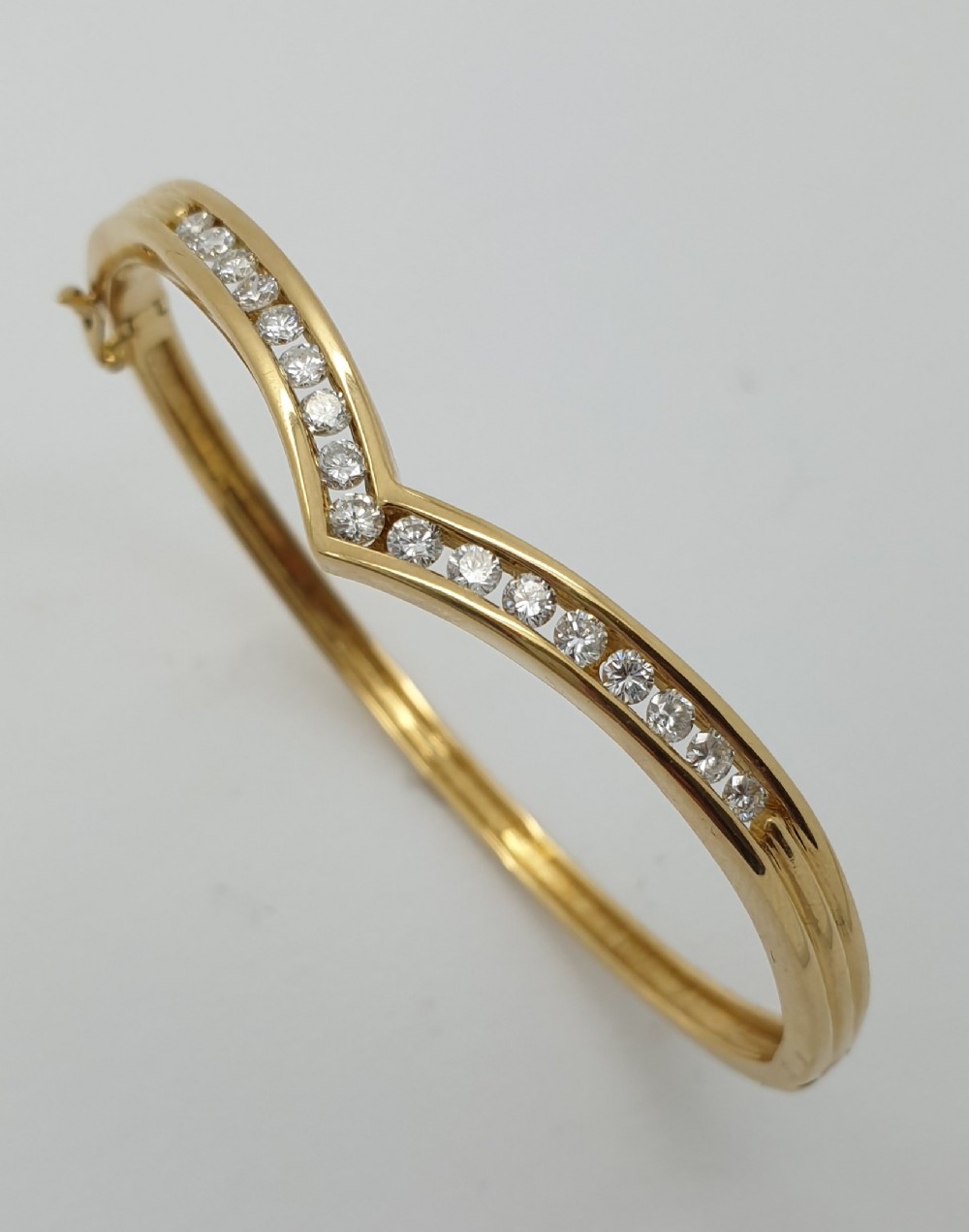 18ct YG Diamond Bangle