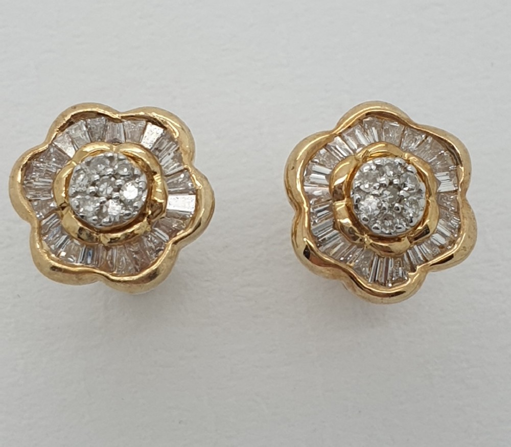 18ct Baguette Diamond Studs