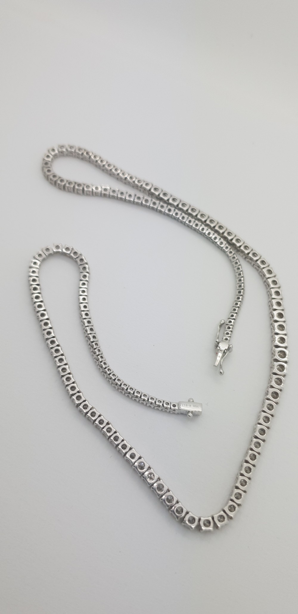 Diamond Collar View II