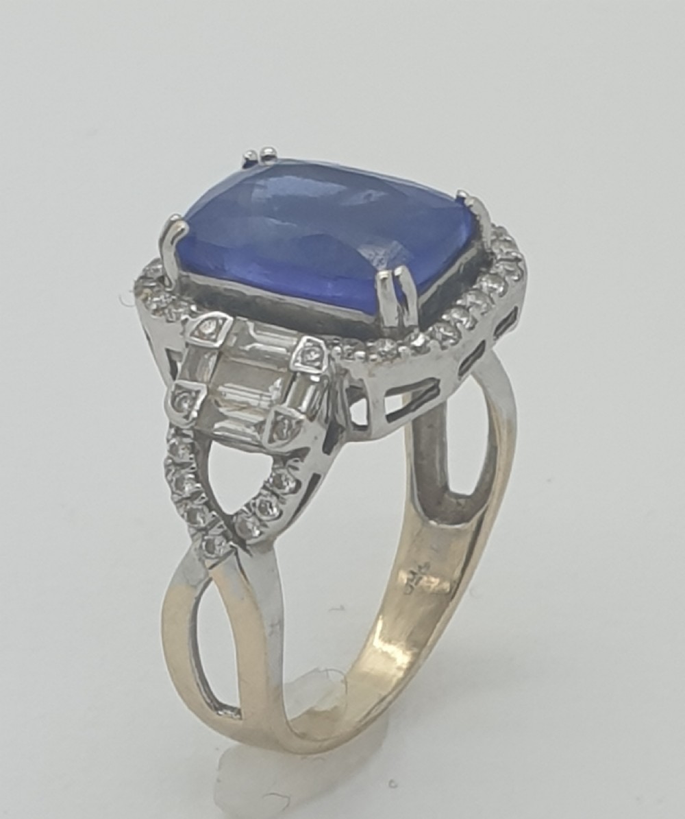 18ct WG Tanzanite Diamond Ring