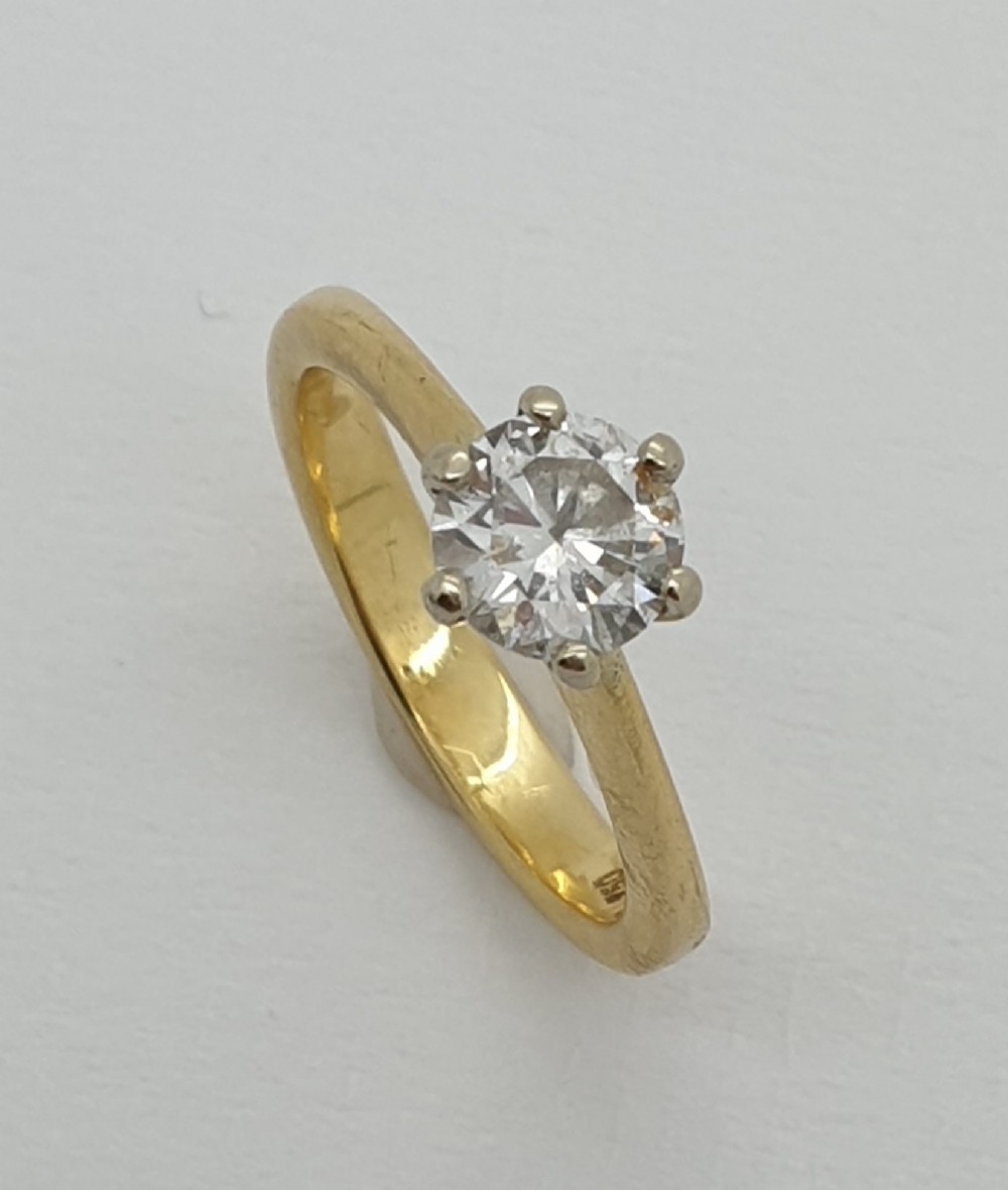 18ct YG Solitaire Diamond
