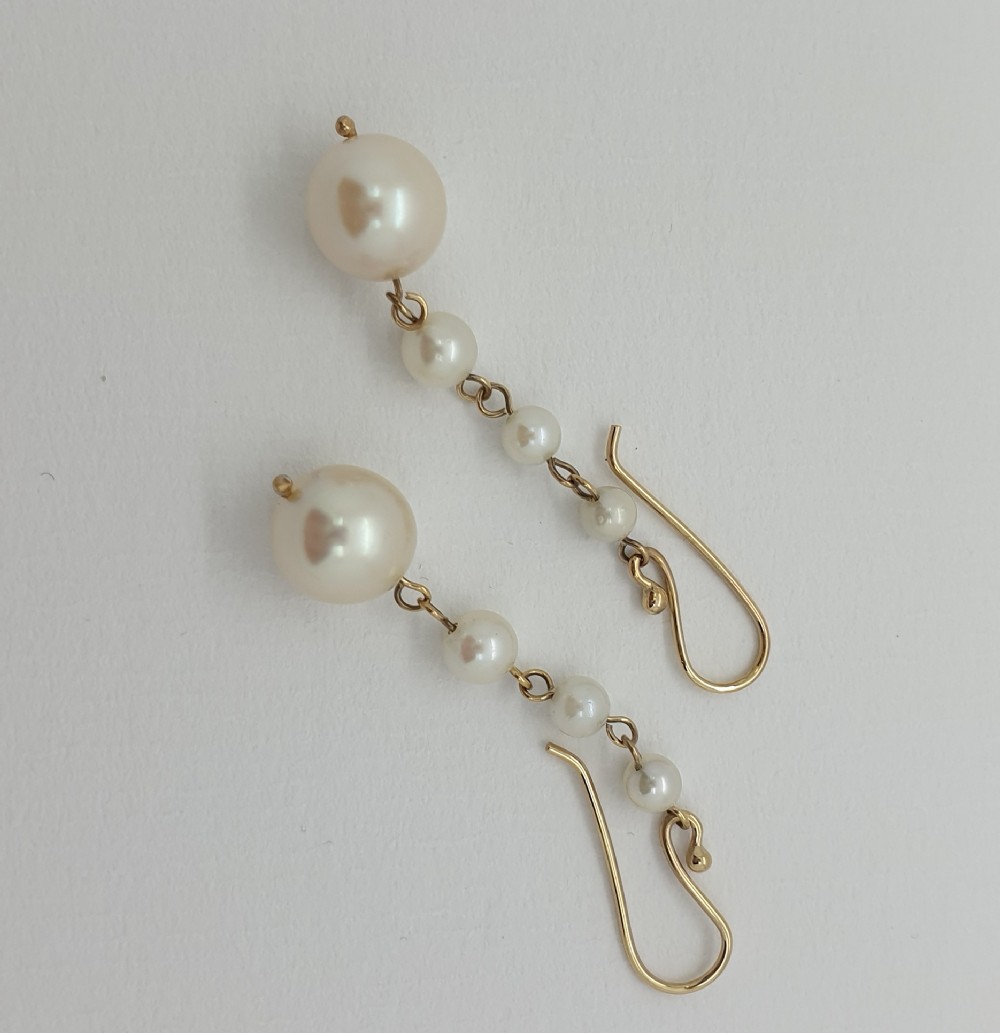 18ct Cultured Pearl Drops