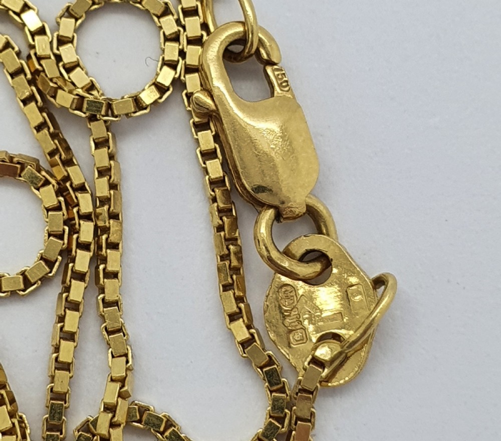 18ct YG Cupped Pendant View VII