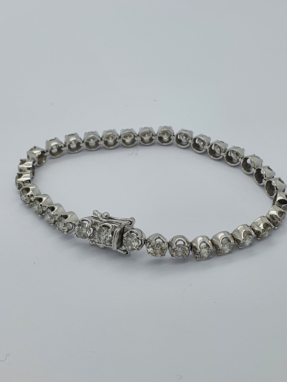 18ct WG Collet Set Diamond Tennis Bracelet 