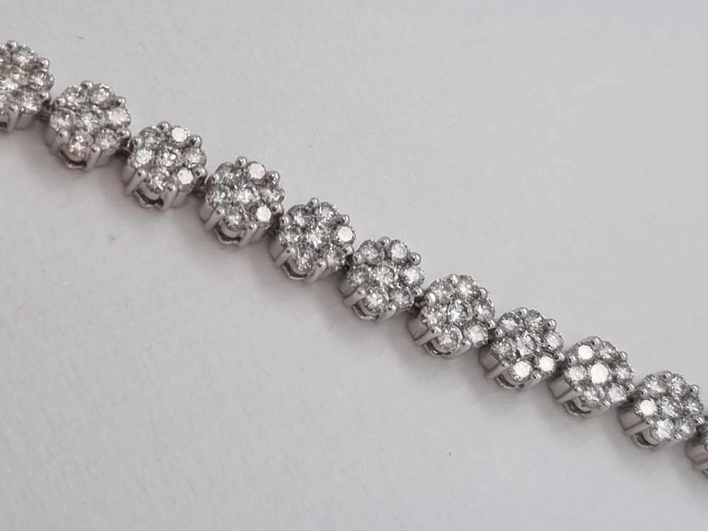 18ct WG Diamond Daisy Bracelet View XII