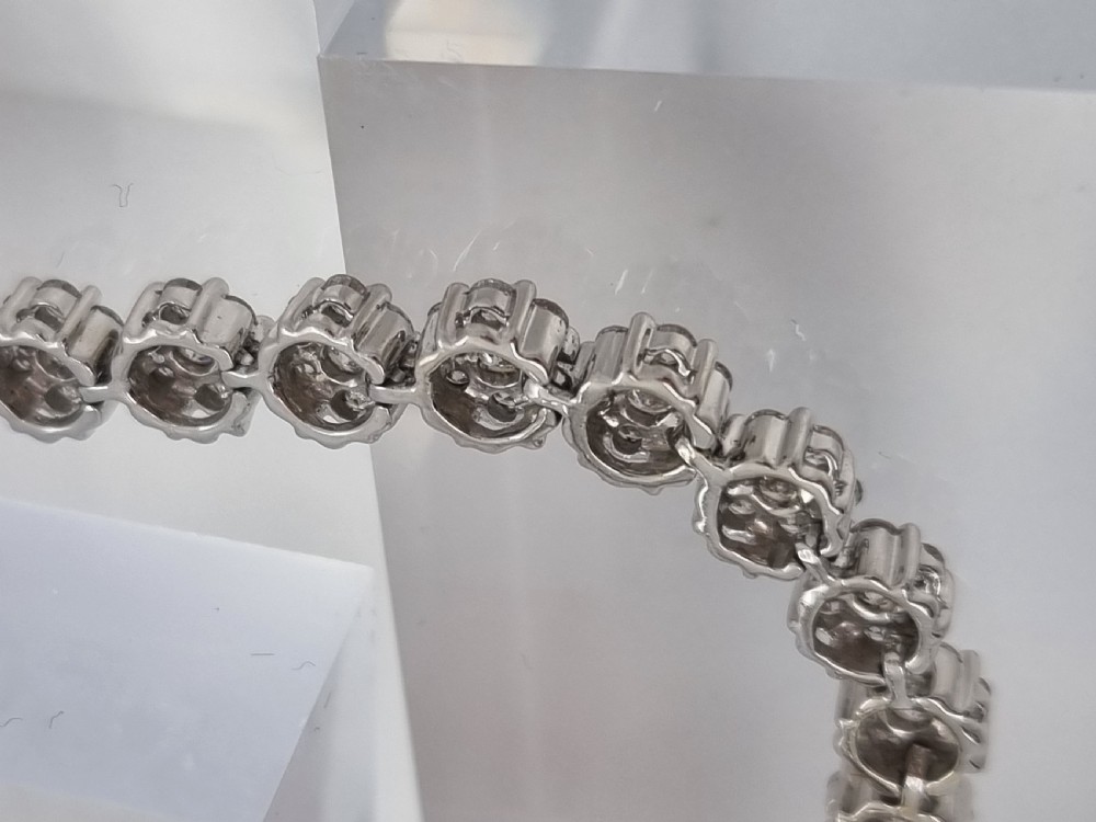 18ct WG Diamond Daisy Bracelet View XV