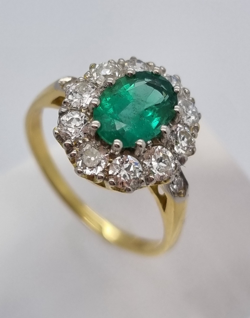 YG Oval Emerald and Diamond  Cluster