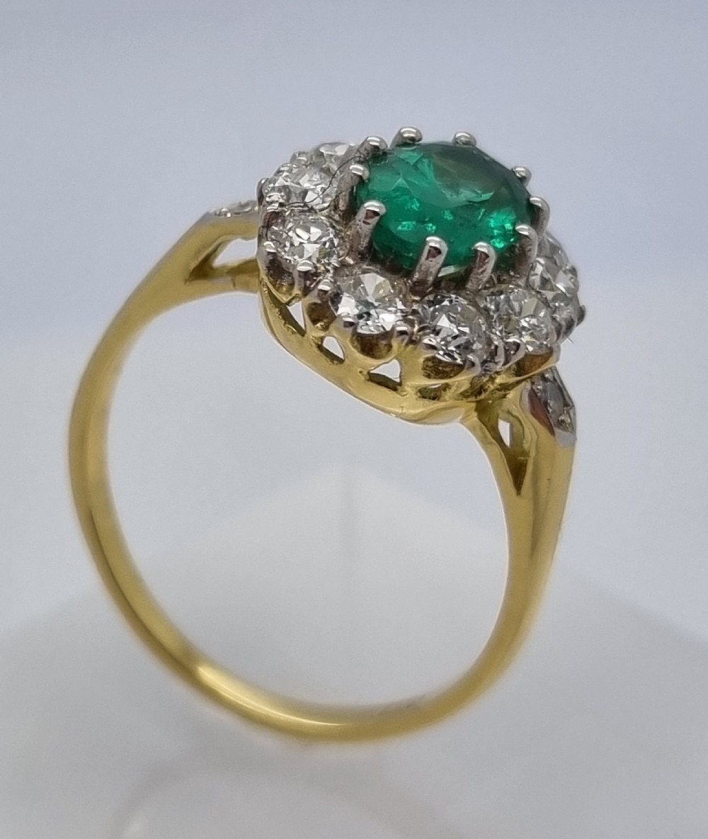 YG Oval Emerald and Diamond  Cluster View X