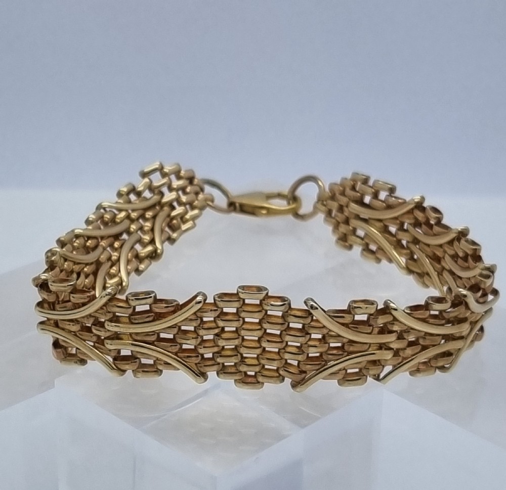 9ct Yellow Gold Gate Bracelet 