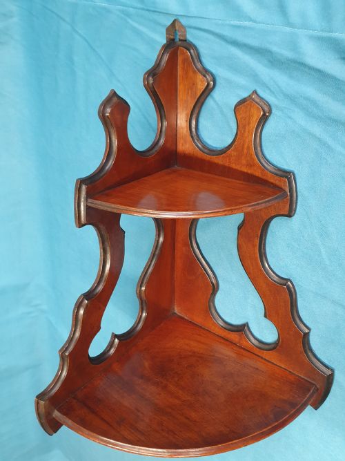 PAIR OF MID 19THCENTURY MAHOGANY WALL BRACKETS - ADDITIONAL PHOTO 4